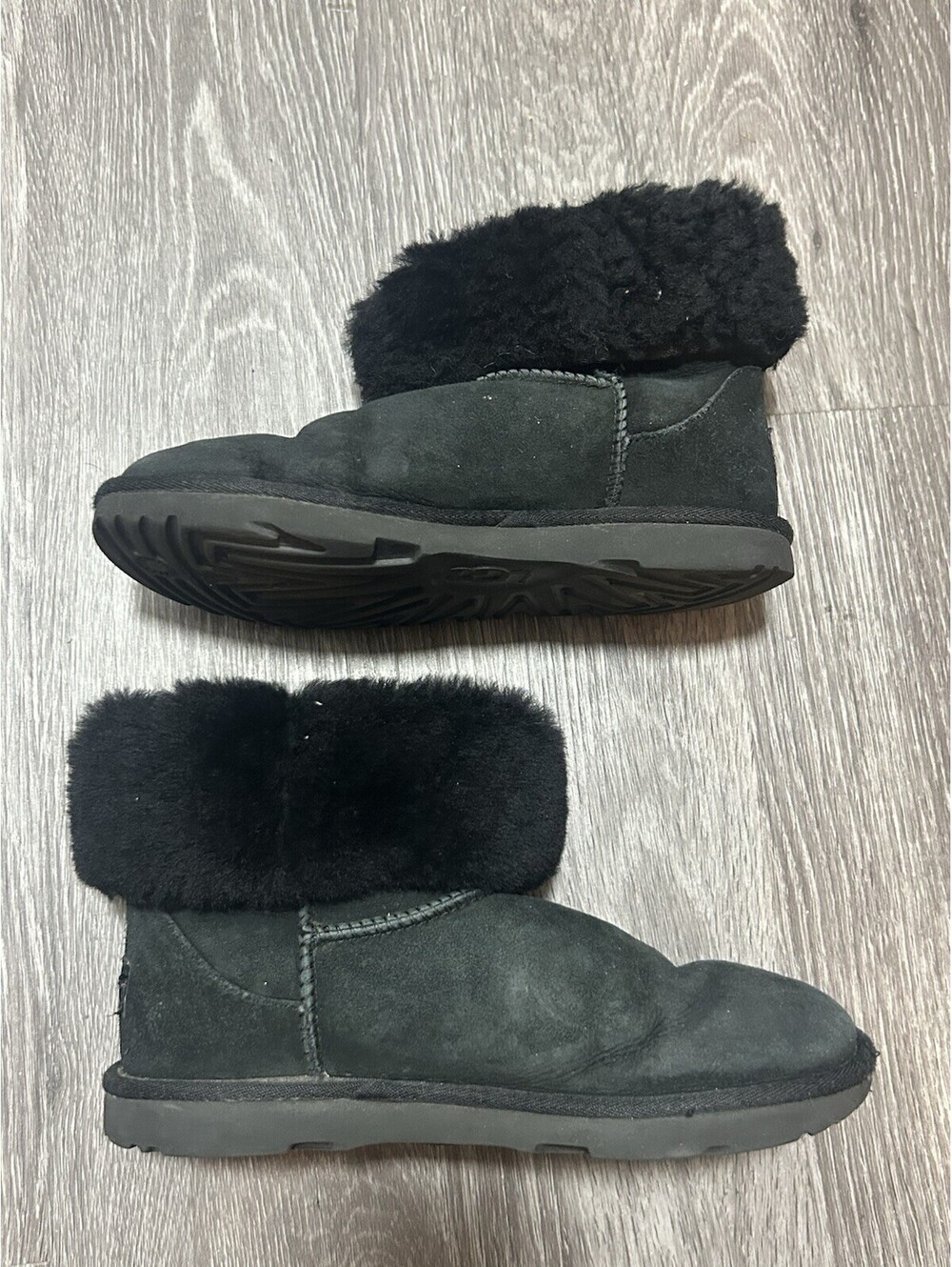 UGG Classic Tall II Boots Womens 6 Black Suede Sheepskin
